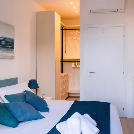 Stradivari House Mm Loreto Apartment *